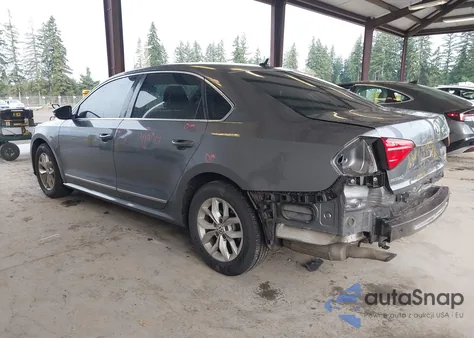 2016 Volkswagen Passat 1.8T S z USA, uszkodzony, nr VIN 1VWAT7A35GC036589